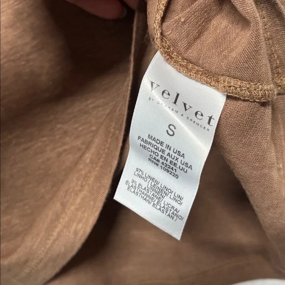 Velvet by Graham & Spencer Casey Linen Knit Crew Neck Tee in Bark - Picture 5 of 7